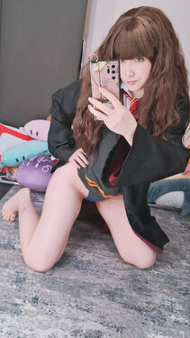 KittyKlaw - Hermione