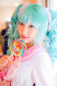 Free Hentai Cosplay Gallery: Hatsune Miku's Lol -Lots Of Laugh- Cosplay by Kuuya!