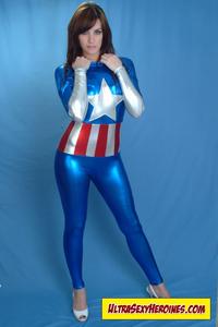 Free Hentai Cosplay Gallery: Katie Green as Female Captain America Cosplay