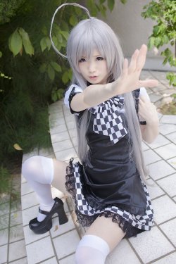 (C85) [Mochimochi Teikoku (Kurasaka Kururu )] Nyaruko-san ROM "over" (Haiyore! Nyaruko-san)